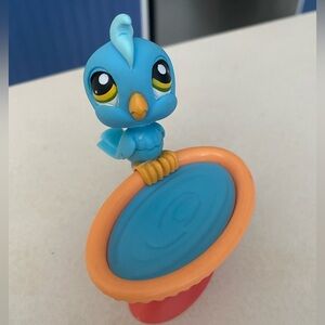 Littlest Pet Shop #317 Blue Cockatoo with Birdbath. Rare Find